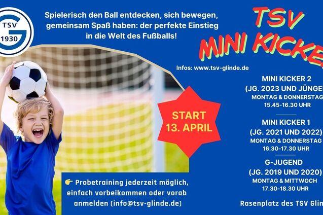 Ein fr&ouml;hlicher Junge h&auml;lt einen Fu&szlig;ball, umgeben von Informationen &uuml;ber das Mini Kicker-Programm des TSV Glinde.